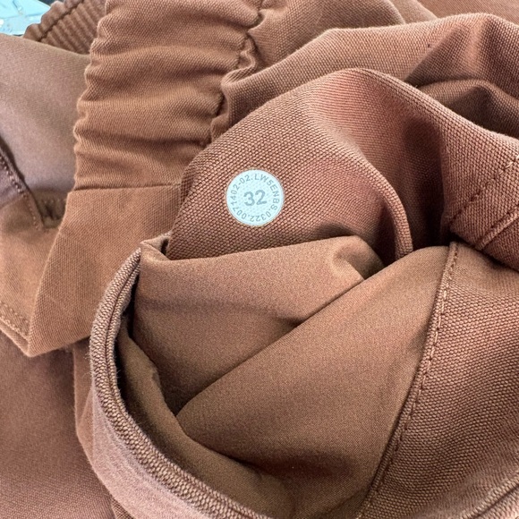 Lululemon Light Utilitech Cargo Pocket HR Pant•Roasted Brown•Sz 10/ 32”•LIKE NEW - Picture 12 of 16